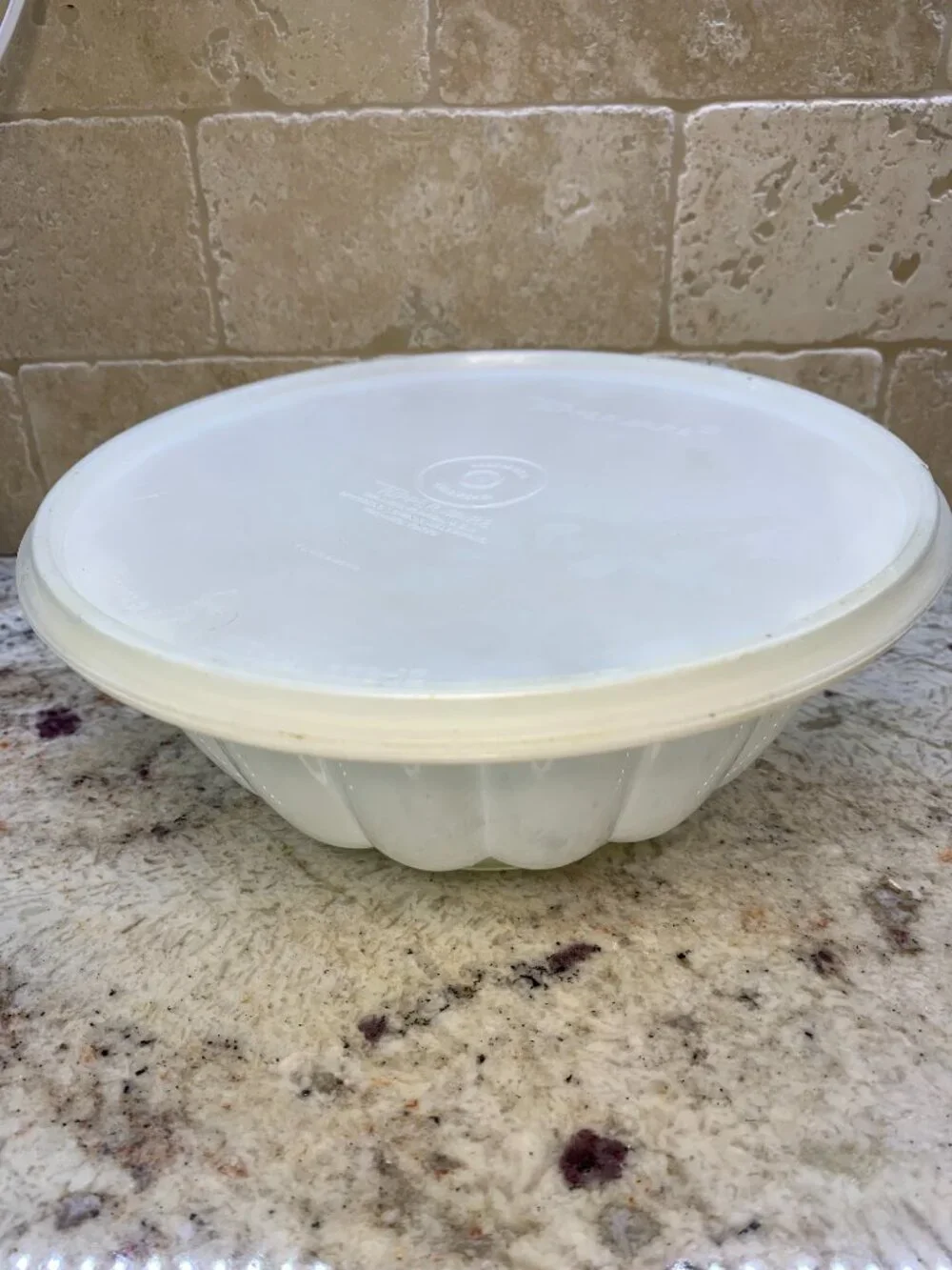 Vintage Tupperware Classic Jel-N-Serve Mold, #616 Flower